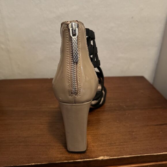 DONALD PLINER Black & Tan Sandals 4” Block Heel . Zip Back Sz 8.5 Formal Patent - Picture 3 of 8